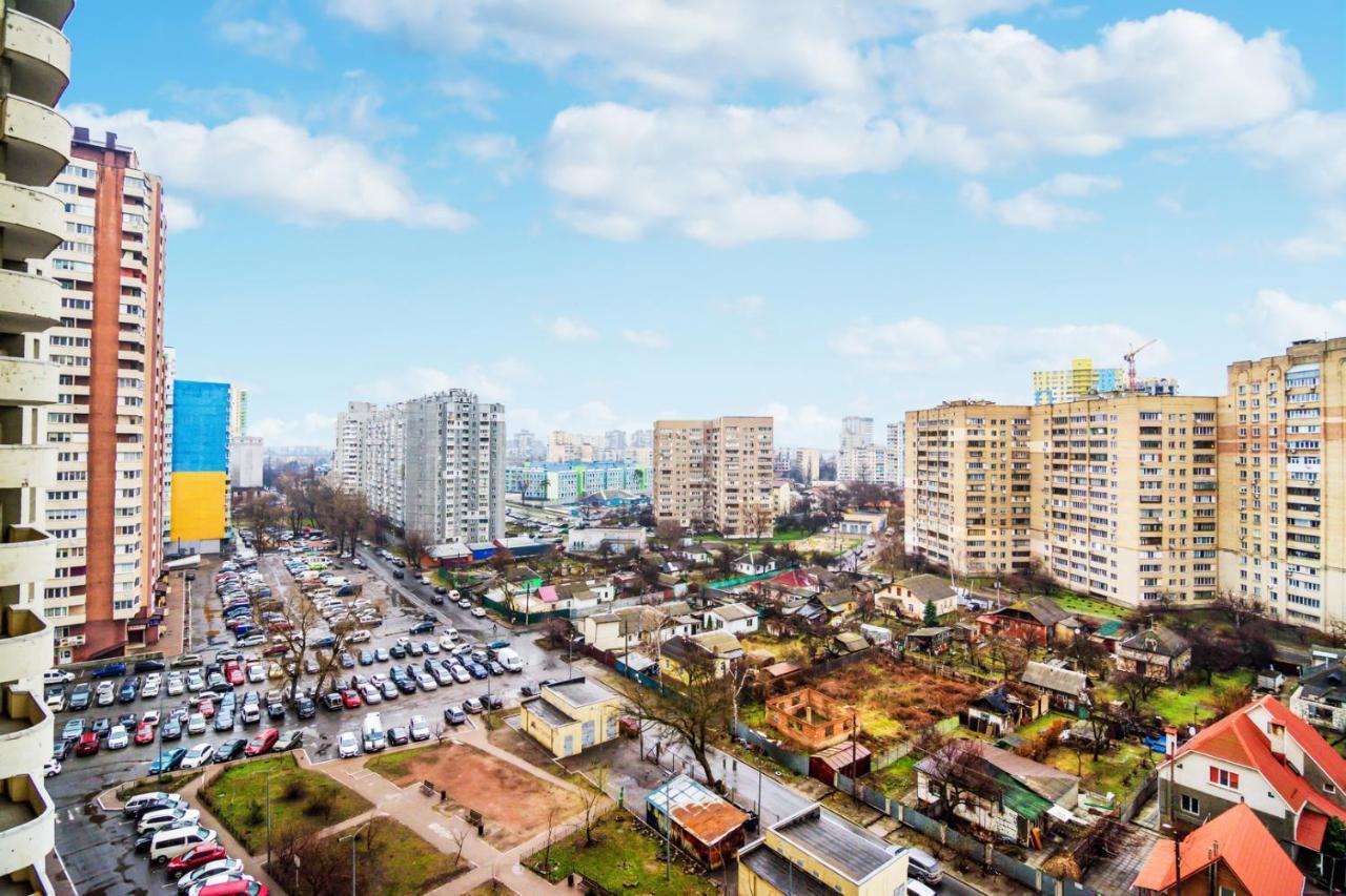 Квартира В Мега Сити Kiev Ngoại thất bức ảnh